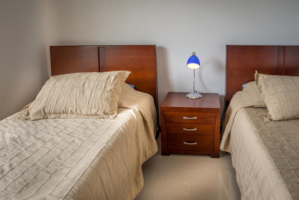 Apartamento - Condominio Zazue ซันตามาร์ตา ภายนอก รูปภาพ